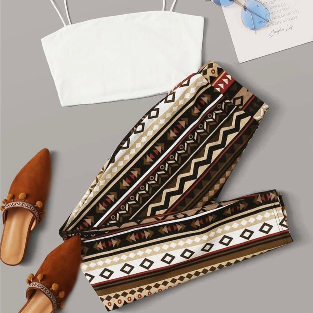 White Cami Crop Tank & Geo Print Pants Set💓